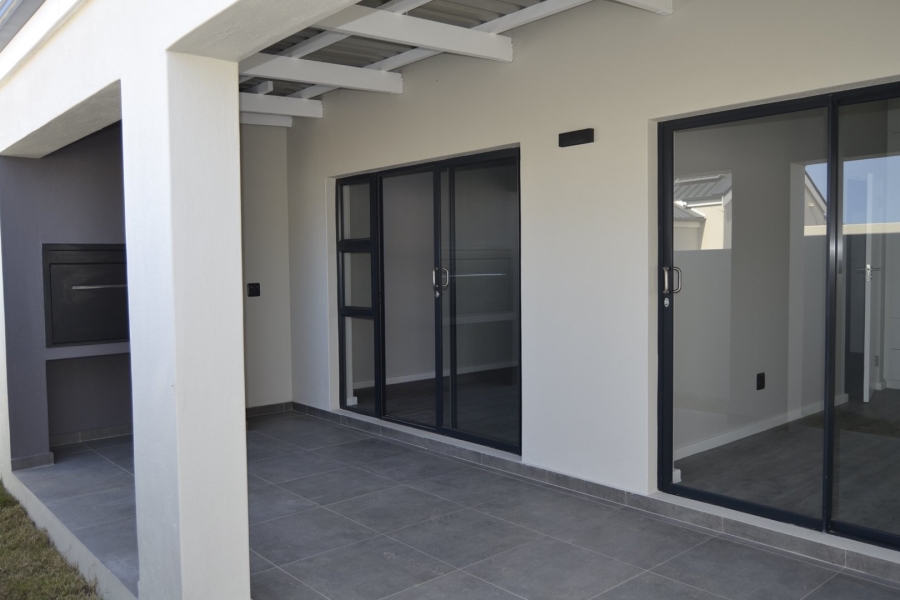 3 Bedroom Property for Sale in Somerset Lakes Western Cape